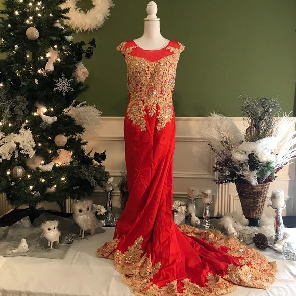 Dresses & Skirts - Formal Red with gold appliqué mermaid style dress